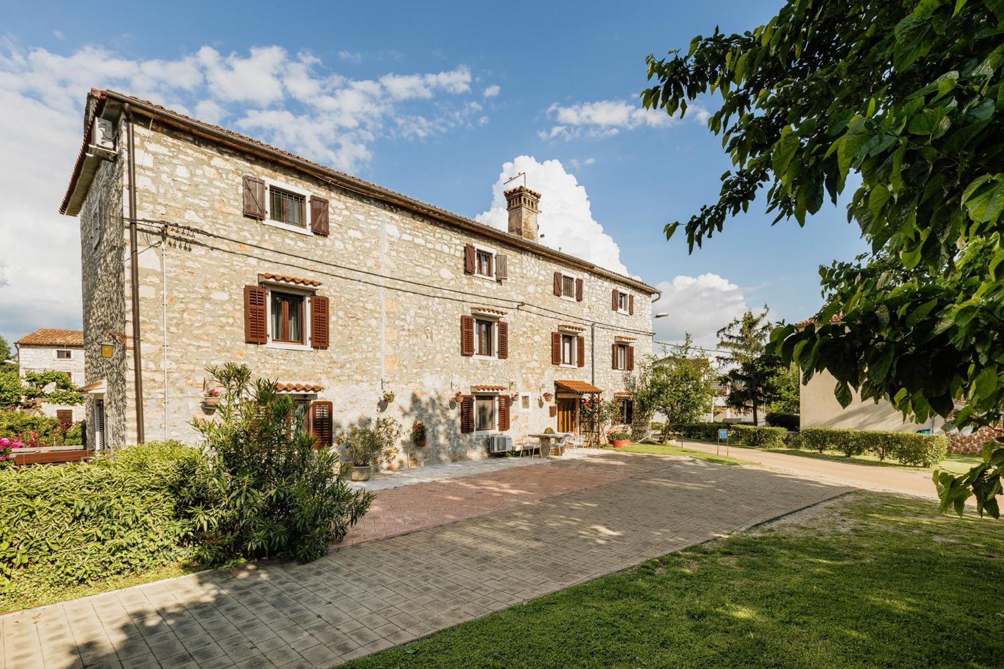 Mirna Stress Free Vol.2 Umag